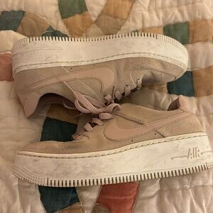 Nike Air Force one platform light pink